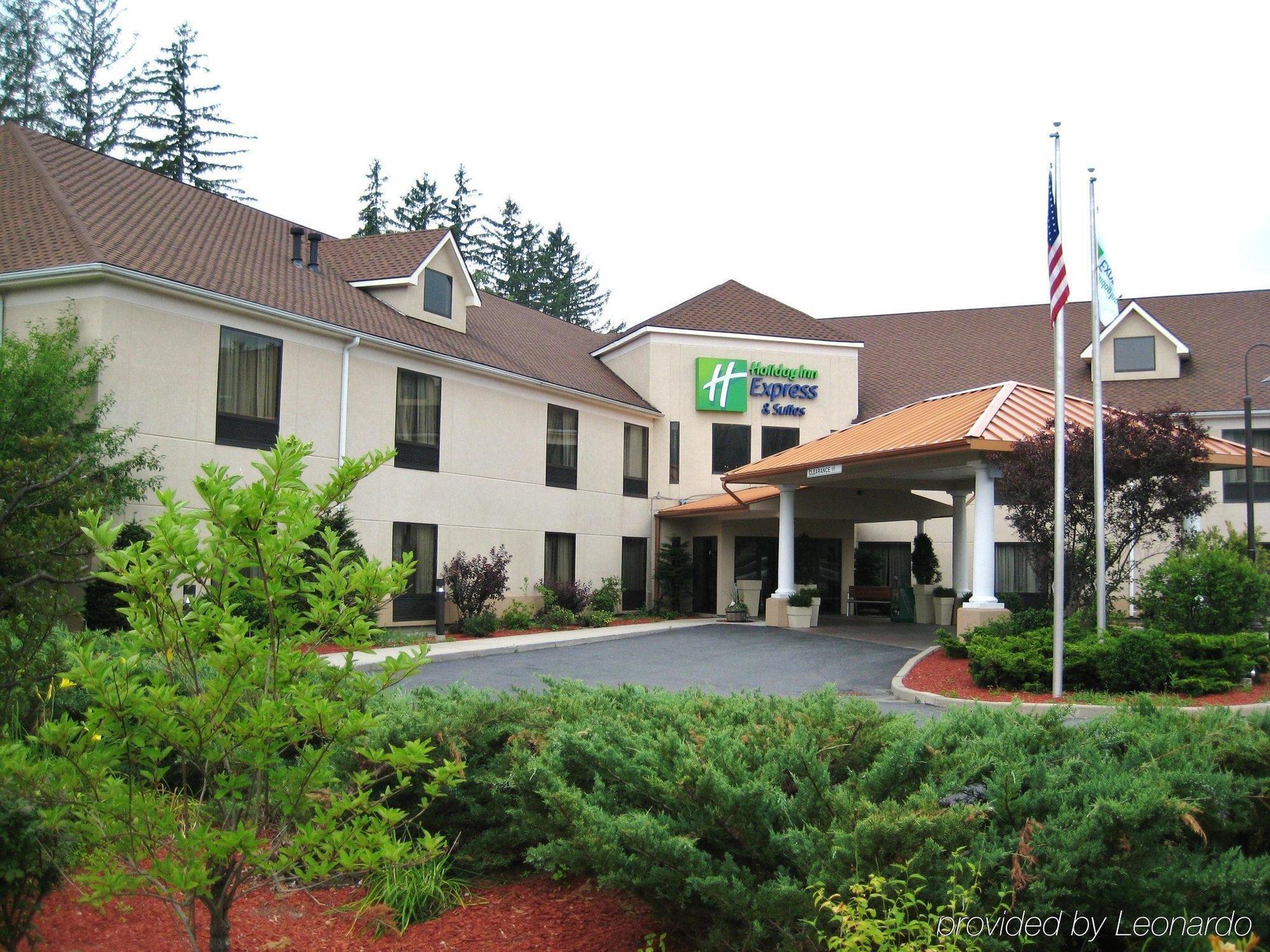 Holiday Inn Express Great Barrington By Ihg Exterior foto