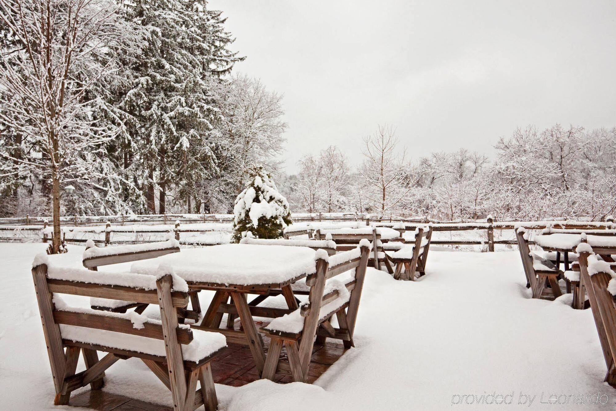 Holiday Inn Express Great Barrington By Ihg Exterior foto